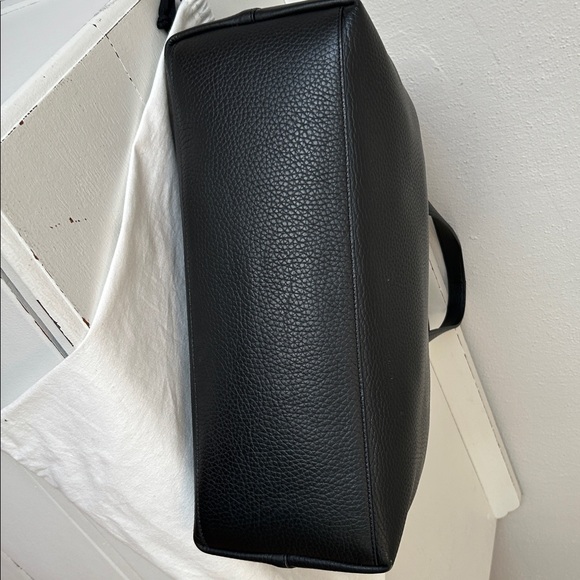 Cuyana 16in system tote with 16in laptop sleeve - Picture 7 of 11